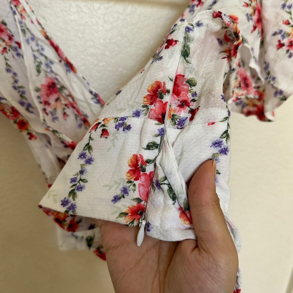 Forever 21 White Floral Wrap Tie Crop Top Blouse Ruffle Women’s Summer Spring - Picture 8 of 11